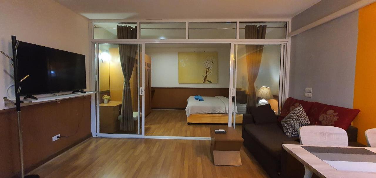 Home At Bazaar Τσιάνγκ Μάι Εξωτερικό φωτογραφία